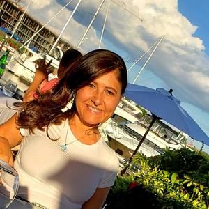 Meet your Posher, Katina